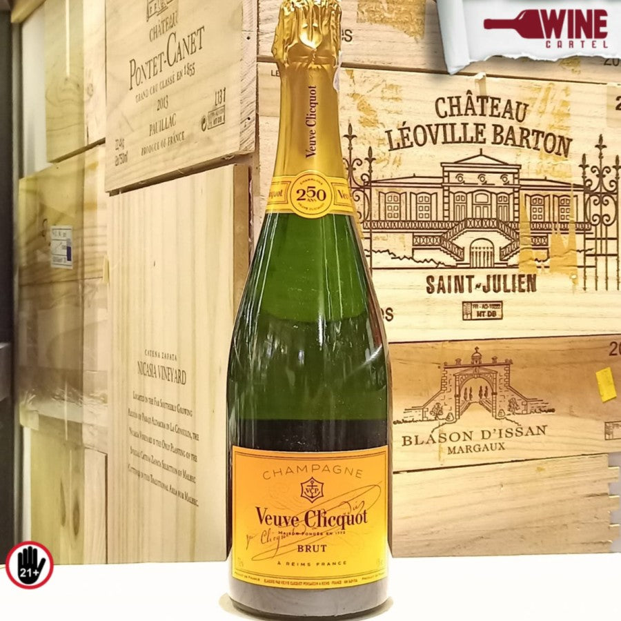 CHAMPAGNE Veuve Clicquot Ponsardin Yellow Label 750mL