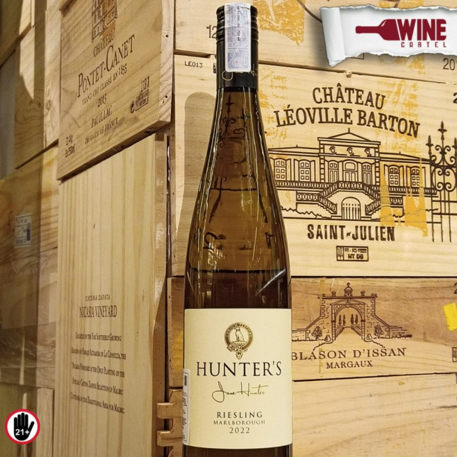 WHITE WINE Hunter's Hunters Riesling New Zealand Marlborough 750mL NEW ZEALAND